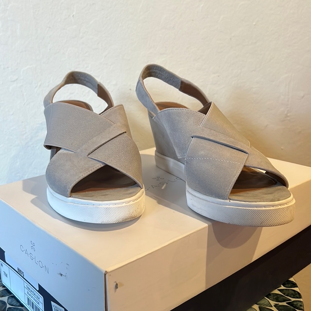 WEDGES - CASLON